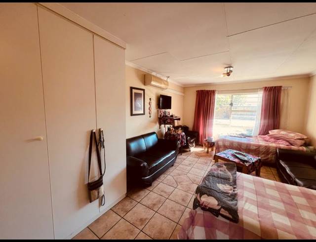 1 BEDROOM APARTMENT FOR SALE IN RIETFONTEIN